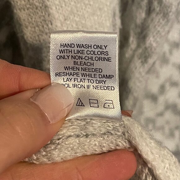 Adrienne Vittadini Gray Fringe Cardigan Sweater LARGE | Geometric Knit Boho Cozy - Picture 6 of 6